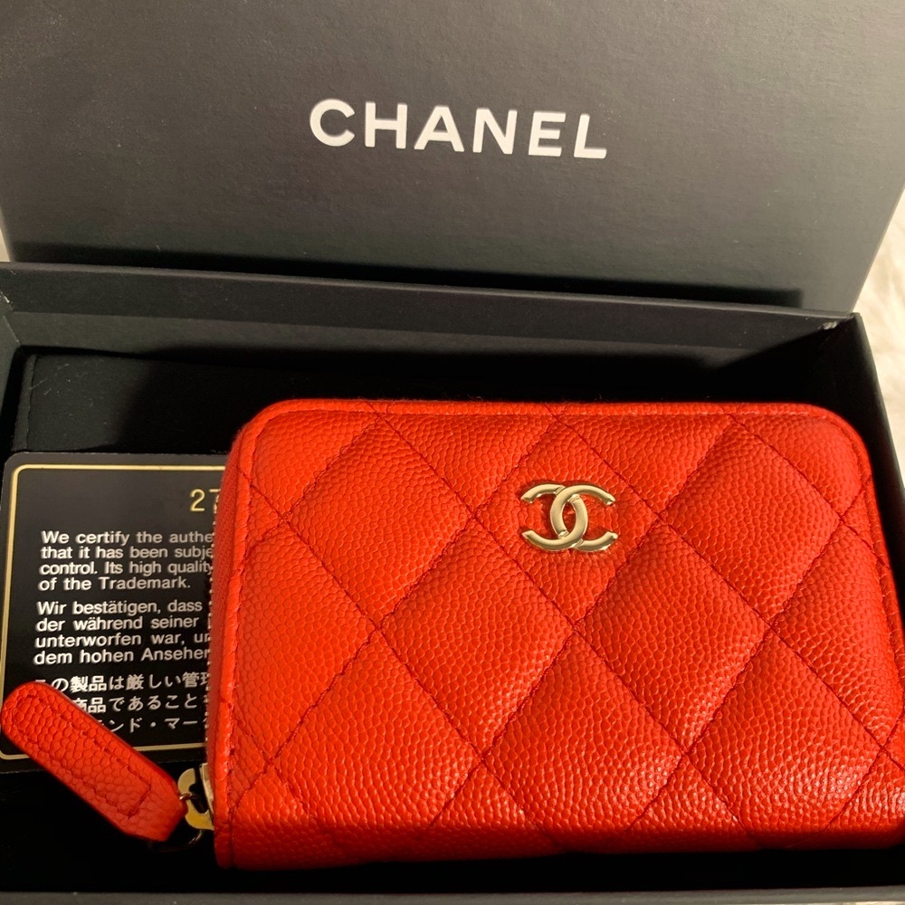 CHANEL Card Holder Red Orange in Gold Hardware